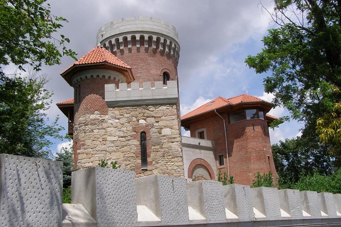 Bucharest Layover Tour (6 - Hour Private City Tour Between Flights) - Choosing a museum during a short connection