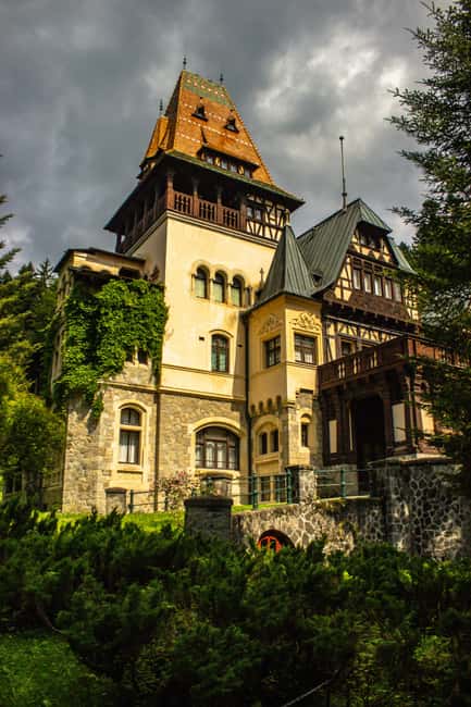 Bucharest: Peles Castle, Bran Castle & Brașov Day Tour - What the $31 price includes and leaves out