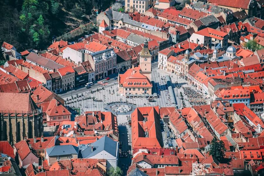 Bucharest: Peles Castle, Bran Castle & Brașov Day Tour - Who should book this castle and city combination