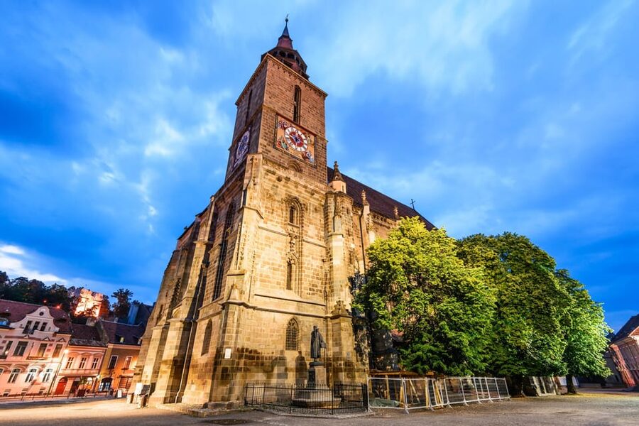 Bucharest: Peles Castle, Bran Castle, & Brasov Full-Day Tour - Brasov’s old center in a compact visit