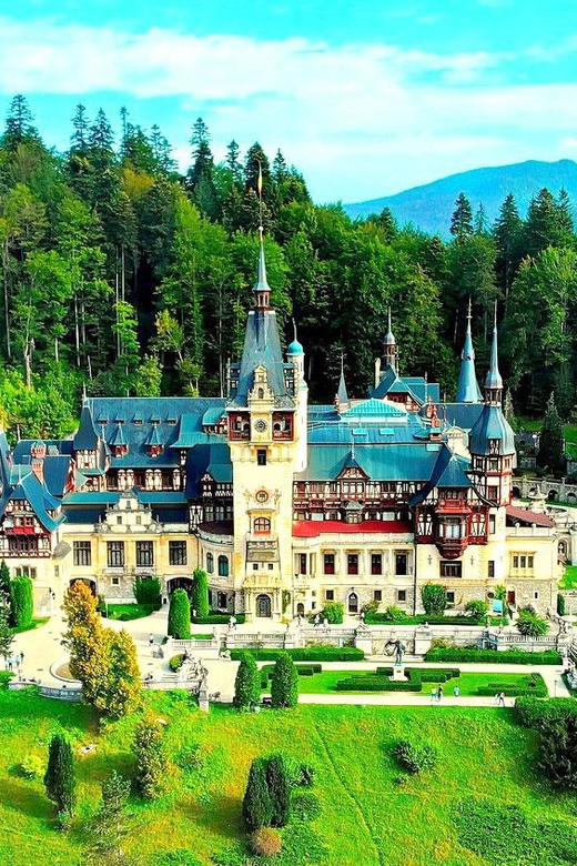 Bucharest: Peles Castle, Bran Castle, & Brasov Old Town Tour - Guides, group style, and what you pay for