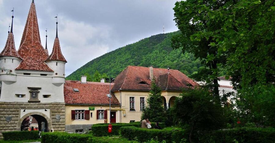 Bucharest: Peles Castle, Dracula's Castle and Brasov Tour - Brașov’s old center: the most human part of the tour