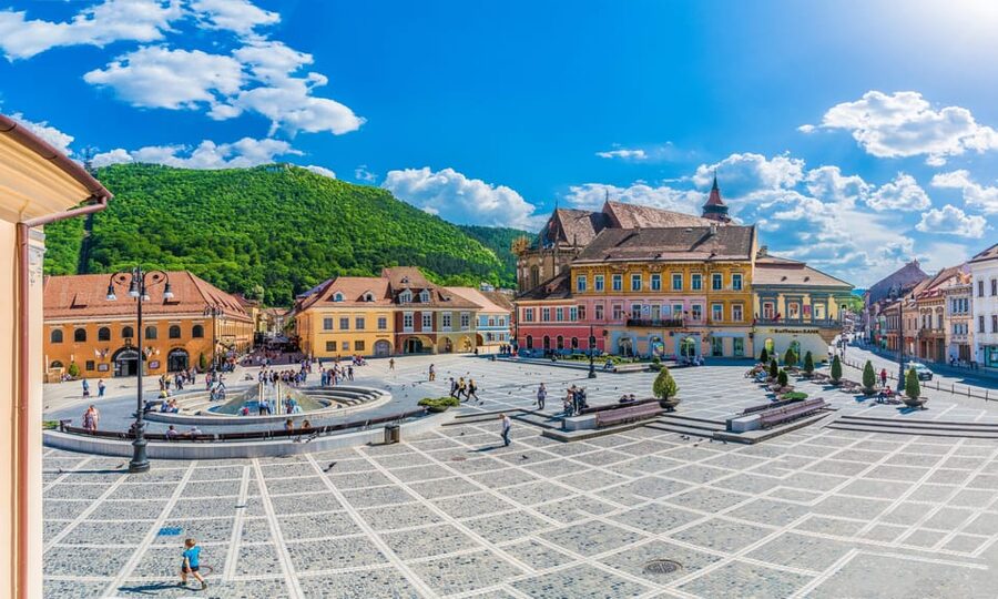 Bucharest: Peles & Dracula's Castle and Brasov Full-Day Trip - How the guides shape the experience