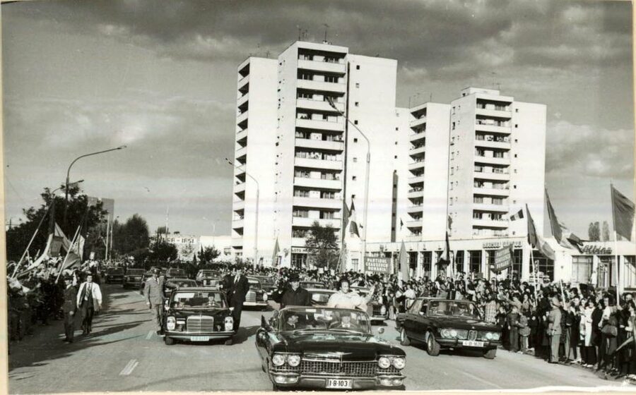 Bucharest: Private Last Days of Ceausescu Tour in a Dacia - Searching for support at the steel factory and militia station