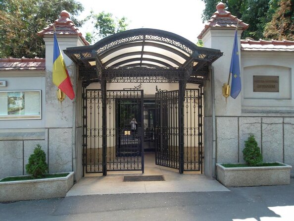 Bucharest Private Tour, Parliament Palace, Ceausescu House Visit - Key points about this Bucharest private tour
