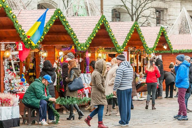 Bucharest: Tour of Christmas traditions & decorations - Old Town stories among historic buildings