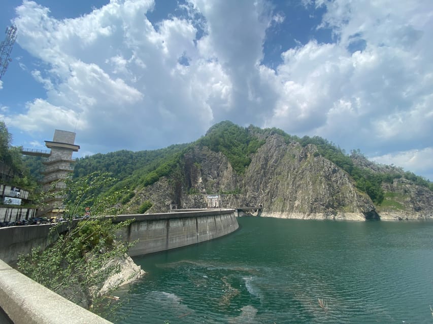 Bucharest: Transfagarasan Road, Famous & Spectacular - Vidraru Dam and the first big mountain view