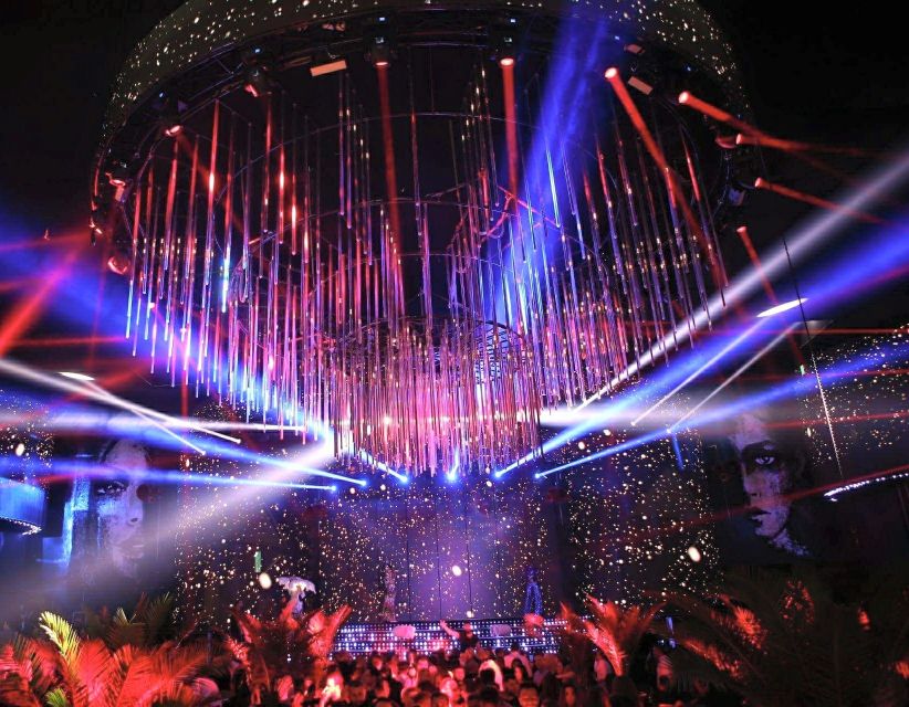 Bucharest: VIP Dining, Limo ride & Clubbing - Dinner at a premium Bucharest restaurant