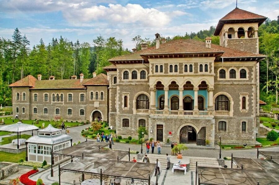 Bucharest : Wednesday, Dracula & Peles 3 Castles Tour 1 Day - Peles Castle: Romania’s royal showpiece