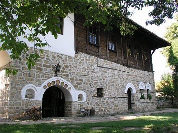 Bulgaria Day Trip - Private Tour from Bucharest - Veliko Tarnavo & Arbanasi - Key points to know before booking