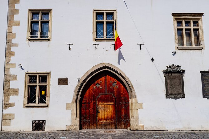 Cluj-Napoca: 2.5-Hour Guided Walking Tour - Walking pace, weather, and group size
