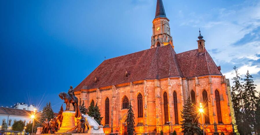Cluj-Napoca: Old Town Walking Tour with a Local Guide - Iconic streets and monuments with a human story