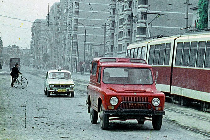 Communism Walking Tour from Lenin to Ceausescu in Bucharest - The Royal Palace and Romania’s changing power
