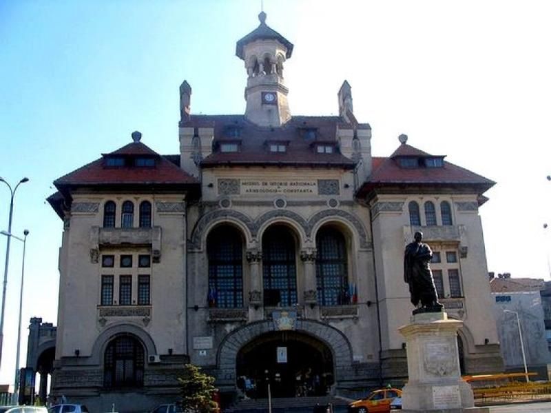 Constanta: Full Day Tour from Bucharest to the Black Sea - The mosque and its climb to the minaret