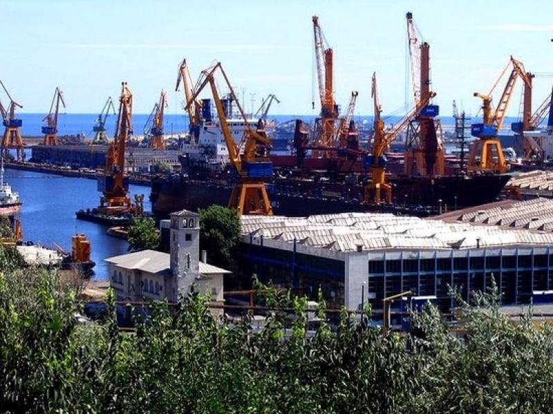 Constanta: Full Day Tour from Bucharest to the Black Sea - The harbor and the Black Sea