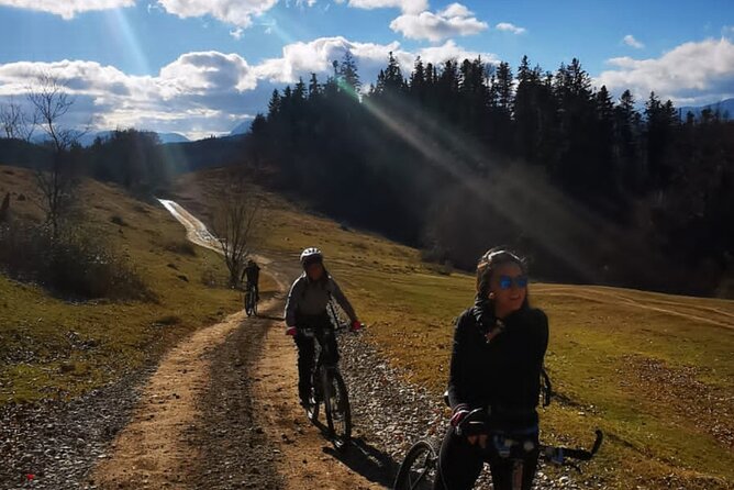 Cycling in Transylvania: Vulcan, Holbav, Cristian. - Holbav marks the shift from road to gravel