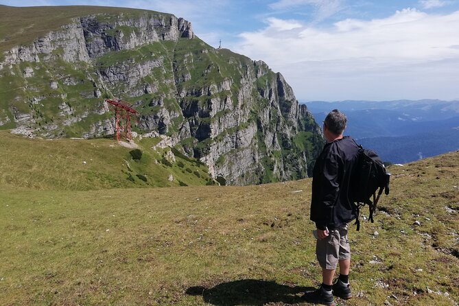Day Hike in Carpathian Mountains for all levels in five areas - Forest, meadow, rock, and gorge