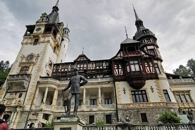 Day trip from Bucharest to Brasov, Peles & Dracula's Castle - What the Bucharest departure looks like