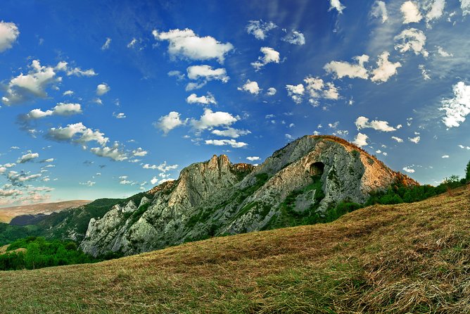 Discover Apuseni Mountains - Scarita Summit,Sipote Waterfall and Dumesti Village - Reaching the limestone cliffs and alpine zone