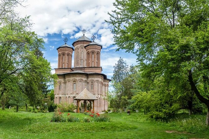 Discover Dracula's Tomb and Mogosoaia Palace - Private Tour from Bucharest - Leaving Bucharest for Lake Snagov