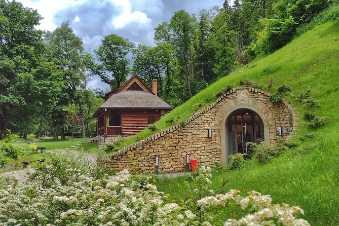 Discover Transylvania: Dracula, Peles Castle, Brasov Private Tour - What the private vehicle adds
