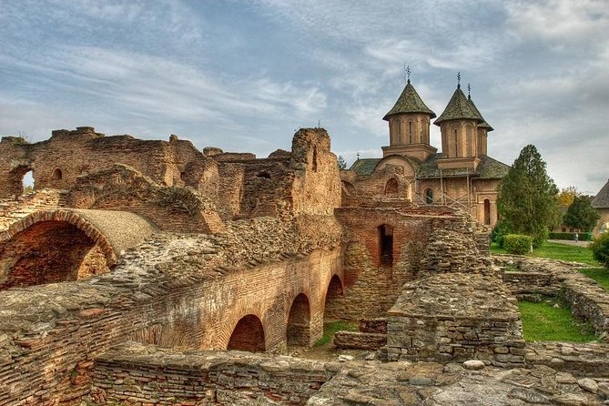 Dracula's castle and Dracula's royal court trip - Targoviste: meeting Vlad before meeting Dracula