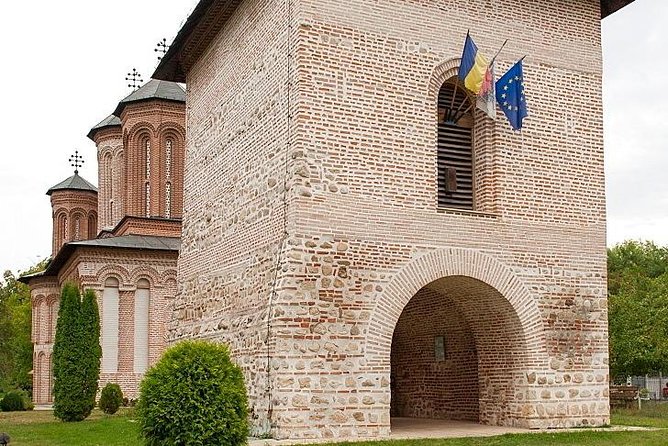 Dracula's Tomb and Mogosoaia Palace, Private Tour from Bucharest - Practical advice before you go
