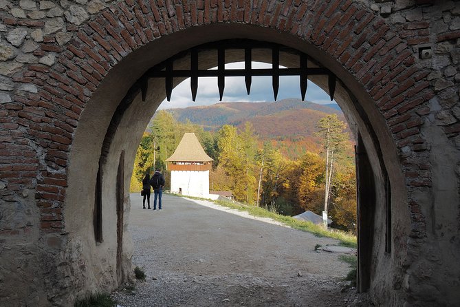 From Brasov: Discover Bran Castle and Râșnov Fortress - Should you add the Peleș Castle upgrade?