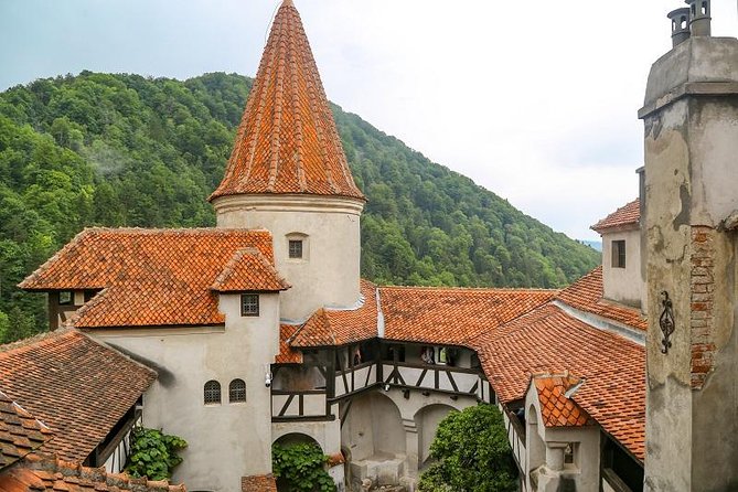 From Brasov: Small-group tour Bran, Rasnov, and Peles Castles - Lunch, footwear, and the practical details