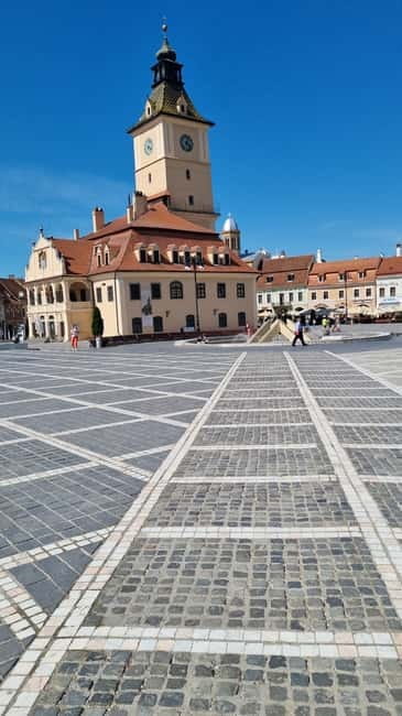 From Bucharest: Bran, Peles Castle & Brasov Private Day Tour - Two hours in Brașov’s old center