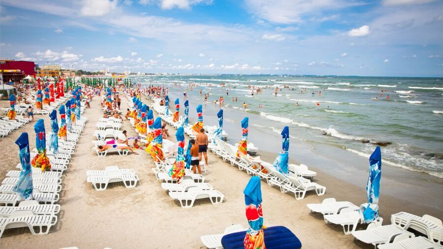 From Bucharest: Full-Day History, Sun & Fun at the Black Sea - Mamaia Beach Resort for Sun and Sand