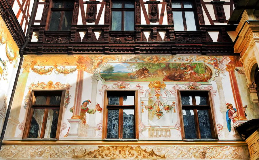From Bucharest: Peles Castle, Brasov & Bran Castle Day Trip - Walking, age, and who should take this tour