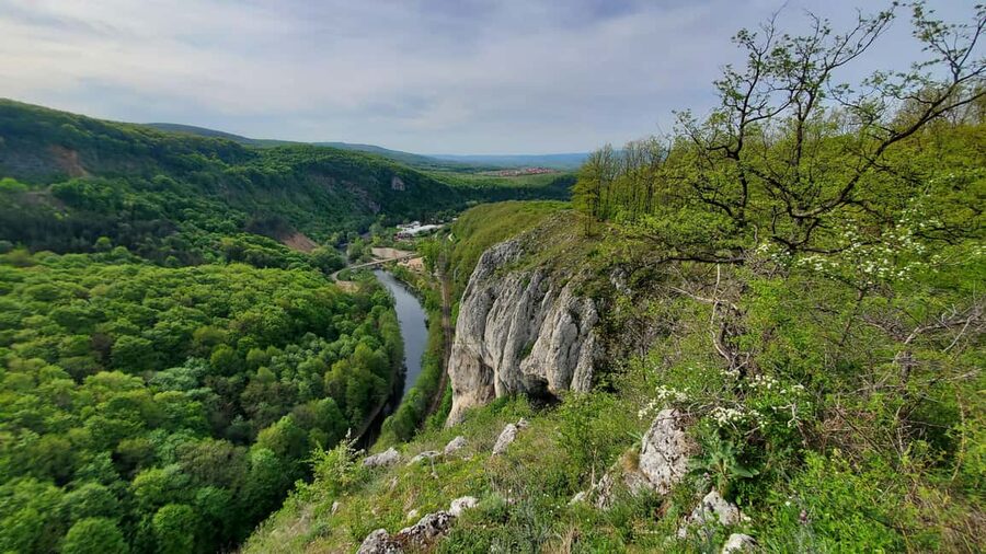 From Cluj: Gorges of Crisul Repede River - The gorge trail and views toward the plains