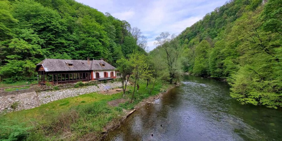 From Cluj: Gorges of Crisul Repede River - What the guide adds to the day