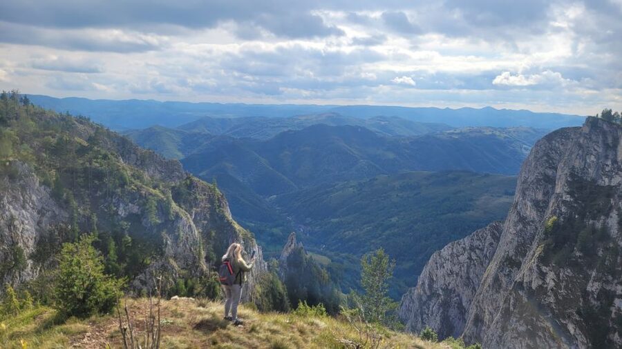 From Cluj-Napoca: Apuseni Mountains Hiking Guided Day Tour - What to pack for the Apuseni weather