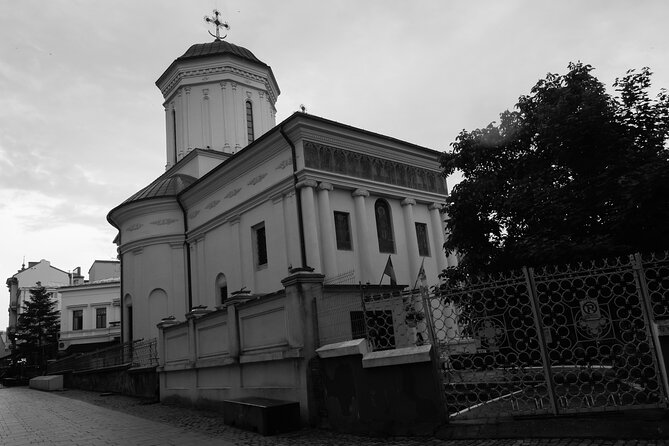 From Dracula to Ceaușescu-Romanian Terror Stories Tour with Dacia - Old Town and the city’s ugliest stories