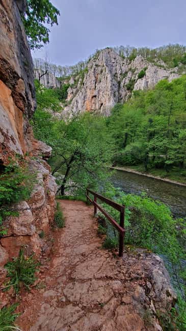 From Oradea: Gorges of Crisul Repede River - Following the Crisul Repede through limestone country
