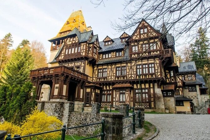 Full-Day Private Tour to Sinaia, Bran and Brasov from Bucharest - What to expect in Brasov