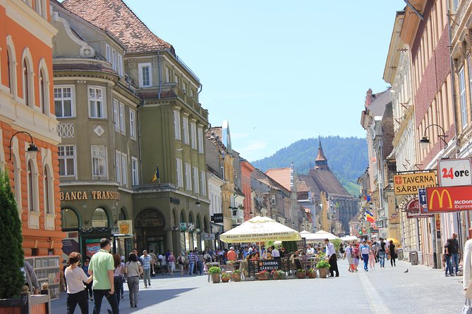 Guided visit in Spanish to the medieval center of Brasov (native Spanish guide). - Council Square and the heart of old Brasov