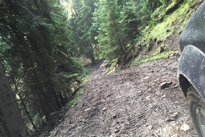 Half-Day 4x4 Tour in the Eastern Carpathians - Local Food at Haromkut