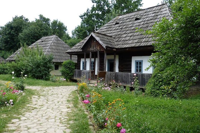 Half Day Bucharest Sightseeing Tour - Village Museum: Romania beyond the capital