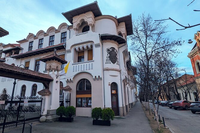 Half-Day Private Food and Wine Walking Tour Oradea Romania - Romanian home cooking at Cofetarie La Teatru