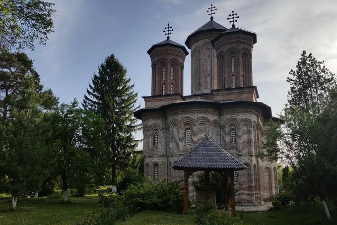 Half-Day Private Sightseeing Tour of Bucharest and its Surroundings Package - The Village Museum and old rural Romania