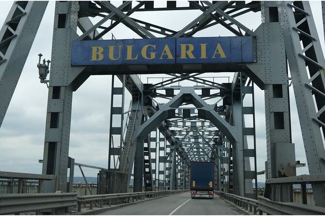 Hike Bulgaria Love Swing, Veliko Tarnovo and Tarevet Fortress - Transport, guides, and the private format