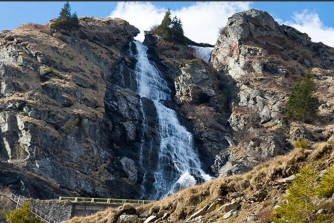 Hike to Poenari Fortress, Vidraru Dam, Argeș Monastery - Private - Who will enjoy this tour most