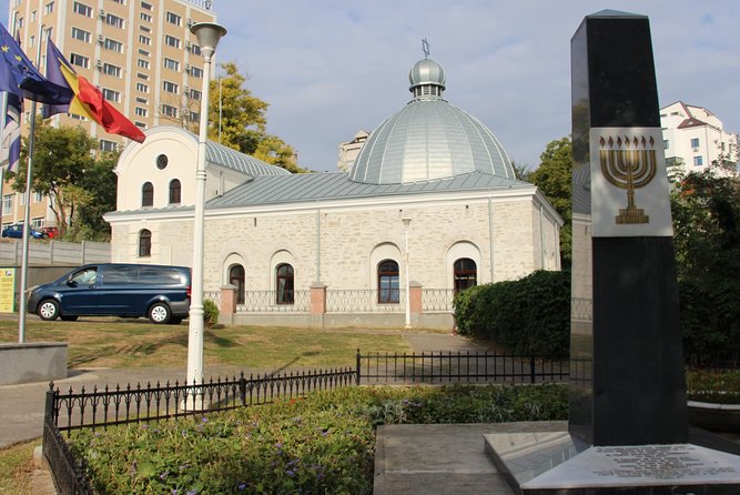 Iasi City Tour - Union Square and the Grand Synagogue
