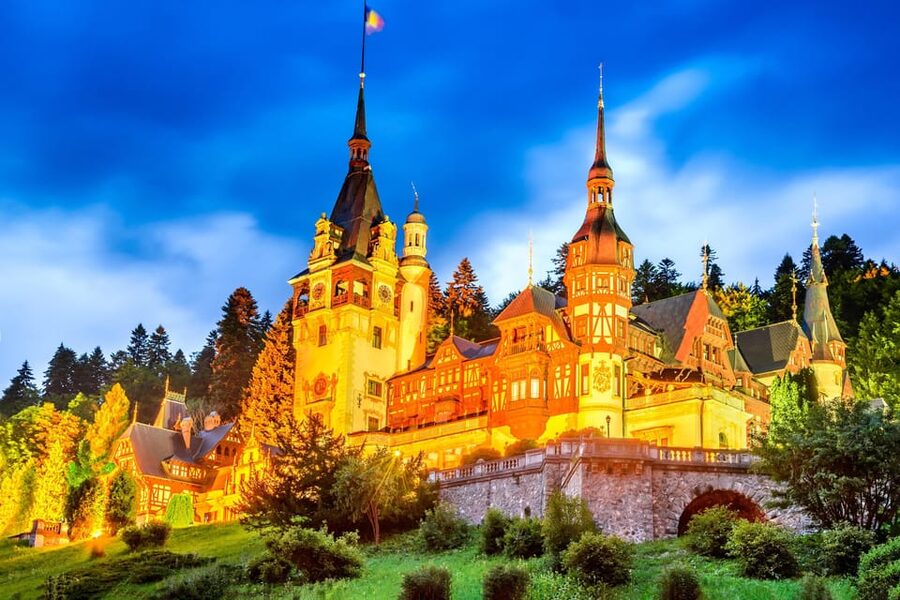 Minivan 8: Peles & Dracula's Castle and Brasov Full-Day Trip - Peleș Castle: the day’s most rewarding interior
