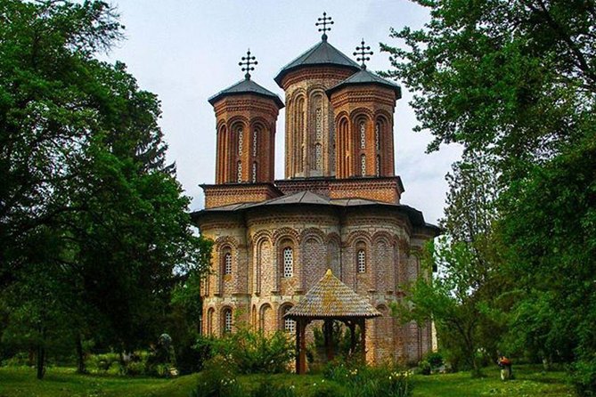 Mogosoaia Palace & Snagov Monastery: Private tour from Bucharest - Leaving Bucharest for two peaceful sites