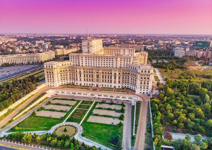 Palace of the Parliament, Village Museum & Ceaușescu Mansion - Key points before you book