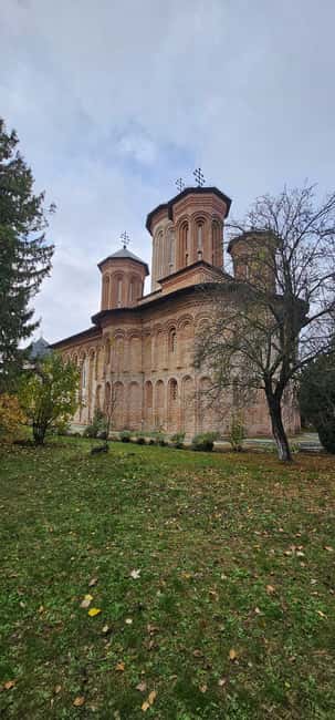 Panoramic tour of Bucharest with three stops and two visits. - A flexible way to get your bearings in Bucharest